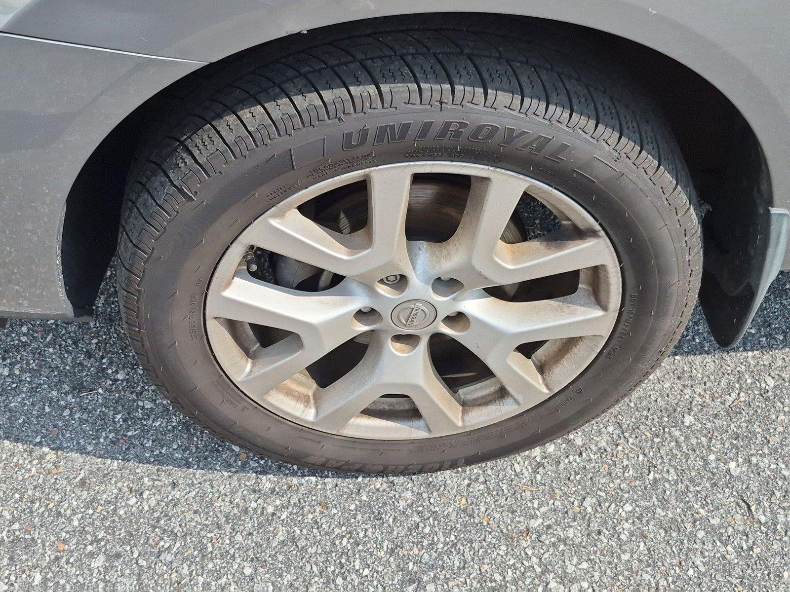 Used 2012 Platinum Graphite Nissan SL image 9