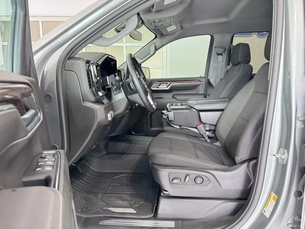 Certified Used 2024 Sterling Metallic GMC Elevation image 11