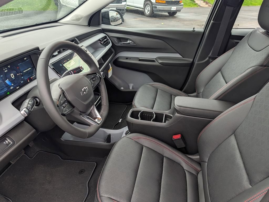2027 Chevrolet Bolt RS - Photo 7