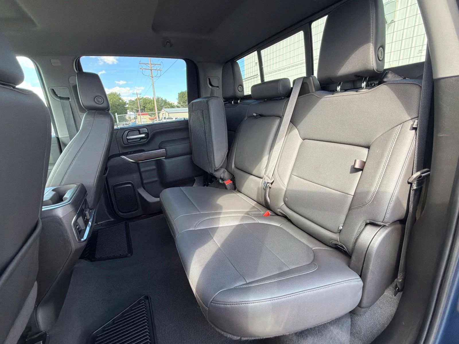 Used 2022 PACIFIC BLUE METALLIC GMC SLT image 29