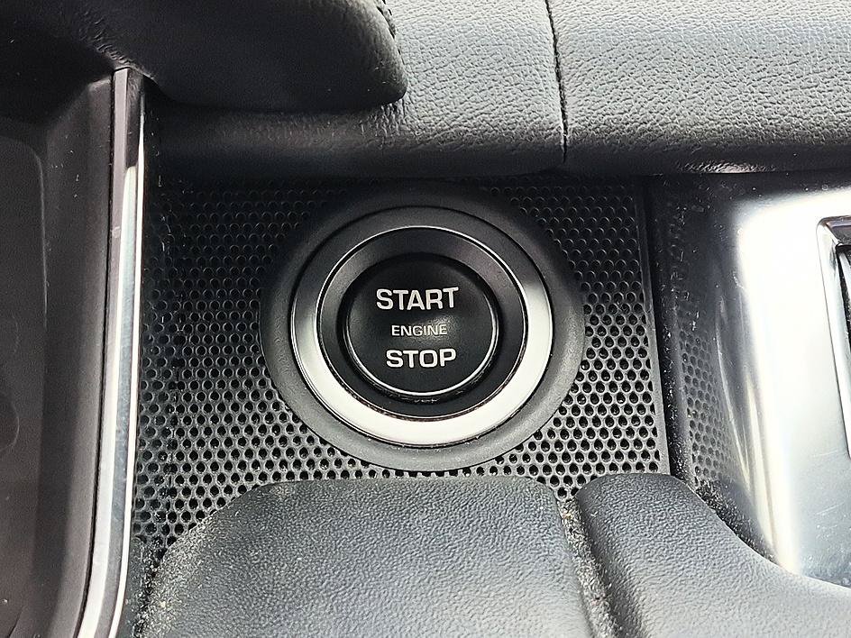 Used 2021  Land Rover HSE Dynamic image 27