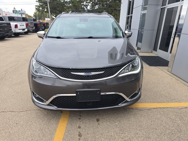 Used 2017 Chrysler Pacifica Limited with VIN 2C4RC1GG9HR748724 for sale in Stockton, IL
