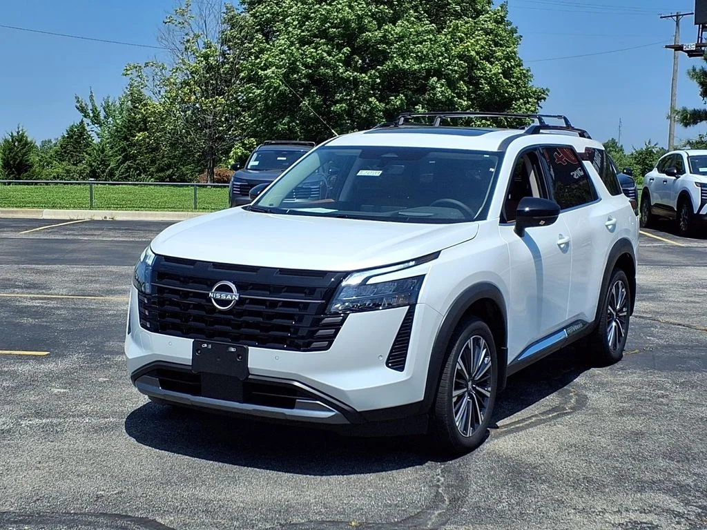 New 2026 White Nissan Platinum image 2