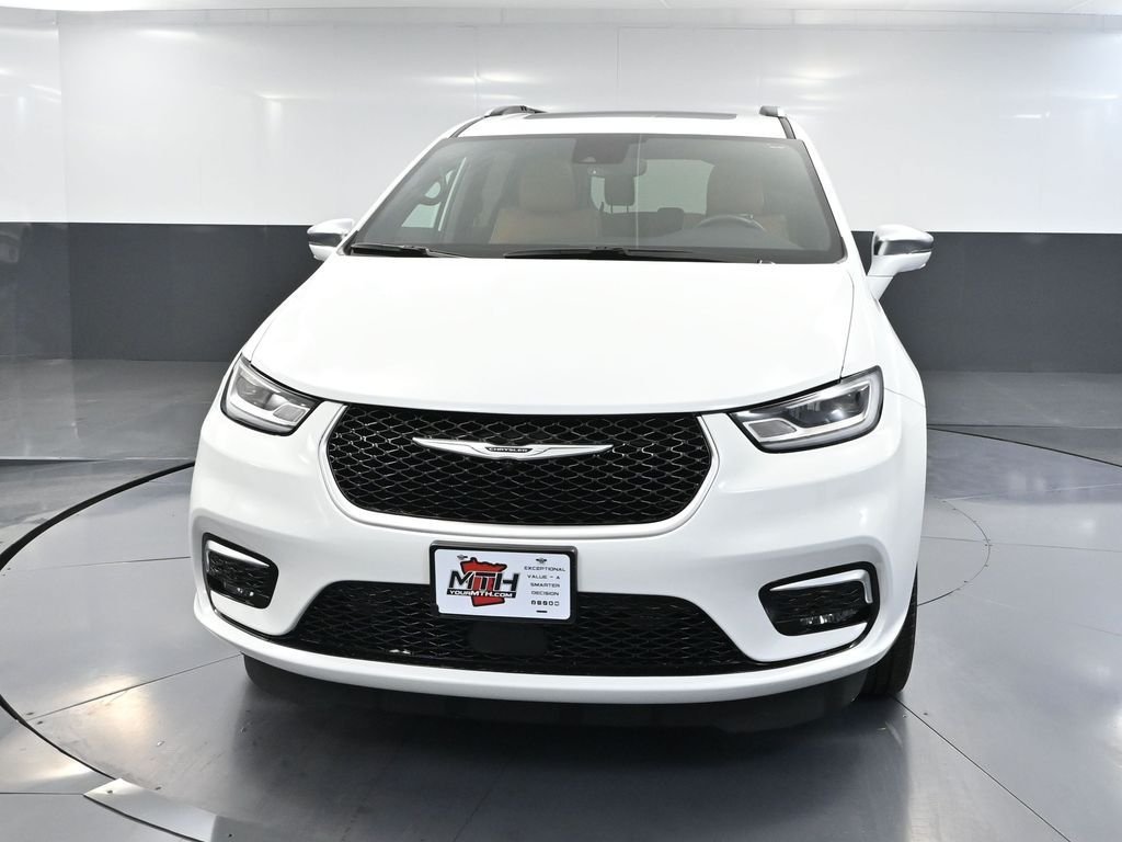 2022 Chrysler Pacifica Pinnacle photo 3