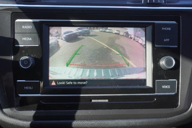 Used 2022 GRAY Volkswagen S image 30