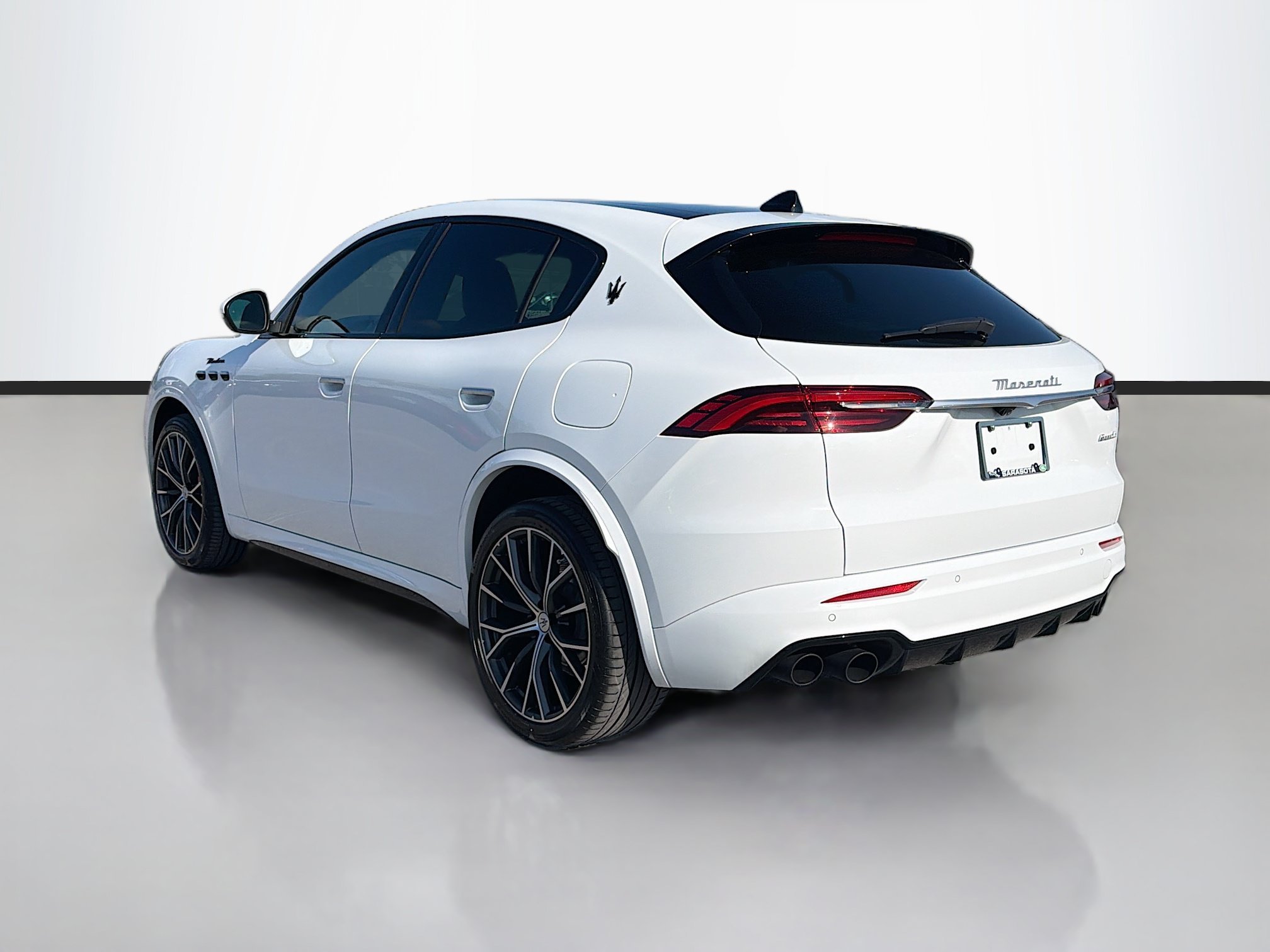 Used 2023 Bianco Maserati Modena image 3