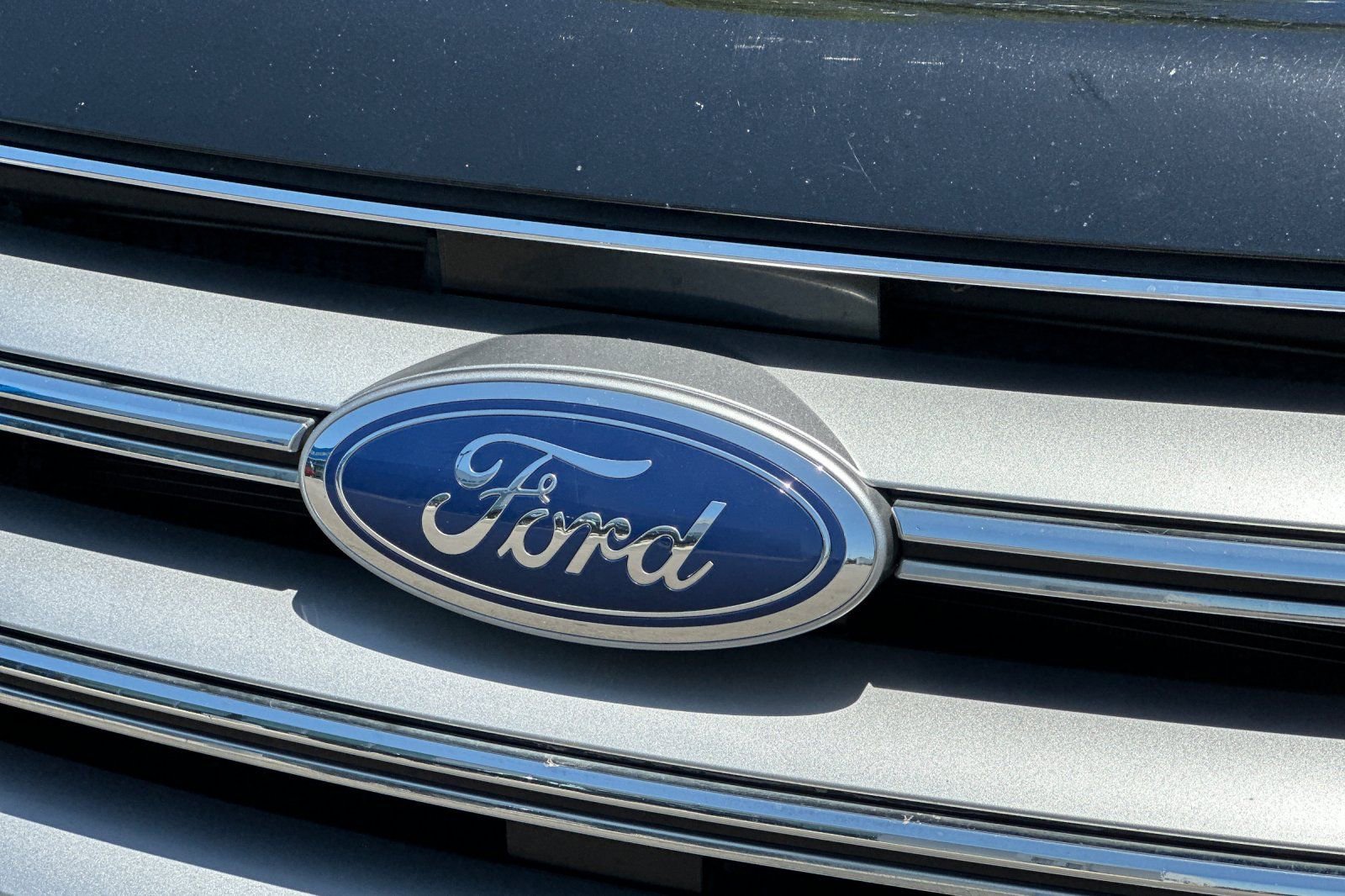 Used 2018 Black Ford SEL image 37