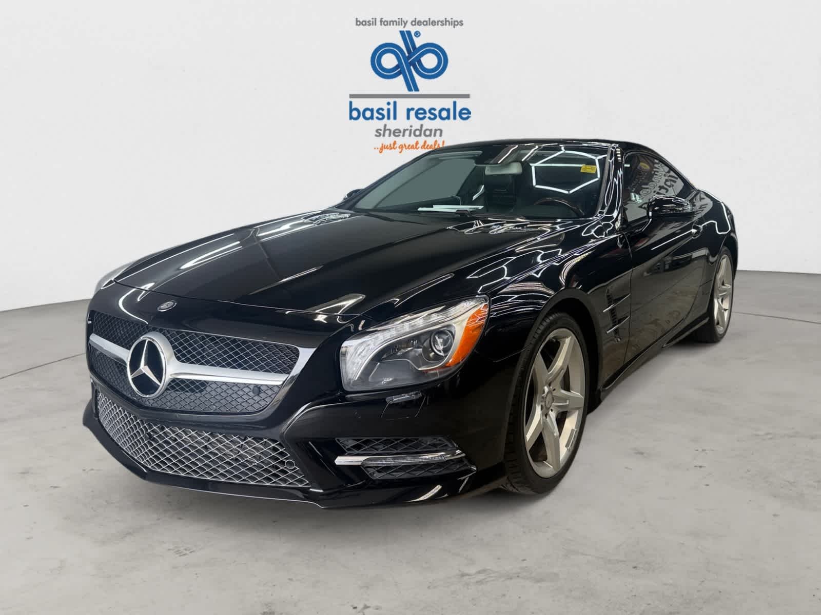 Used 2013 Obsidian Black Metallic Mercedes-Benz SL 550 image 2