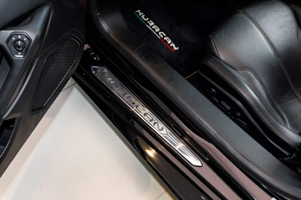 Used 2016 Black Lamborghini LP610-4S image 22