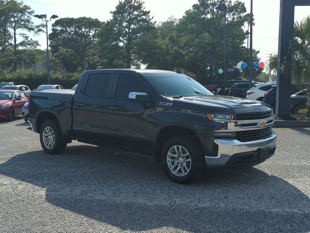 Used 2022 Gray Chevrolet LT image 9