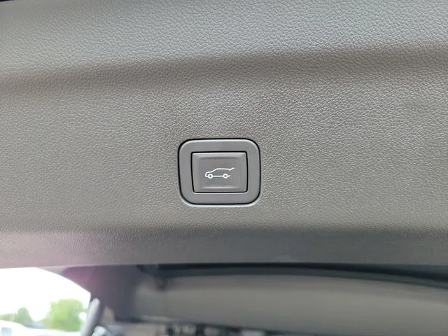 Used 2024 Black Cadillac Sport Platinum image 8