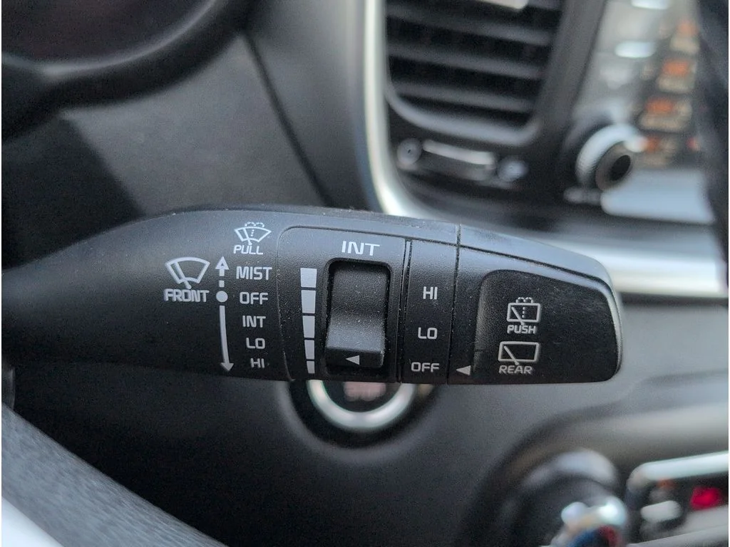 Used 2020 SILVER Kia 4d SUV FWD SX image 25