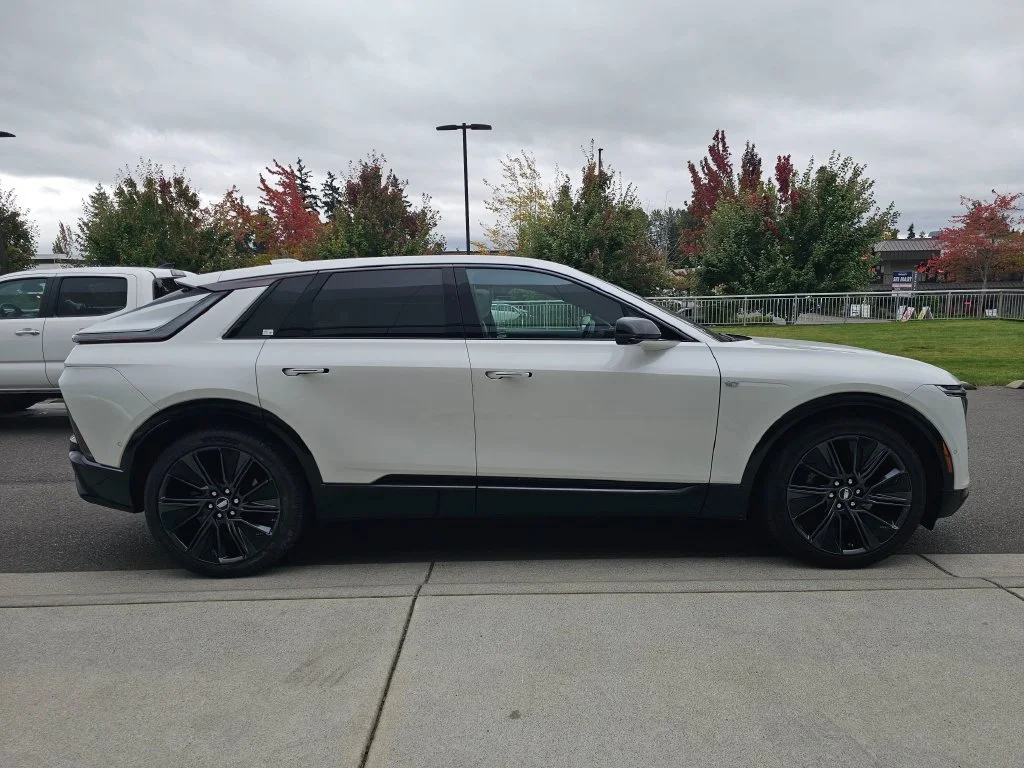 Certified Used 2024 Crystal White Tricoat Cadillac Sport 3 image 8