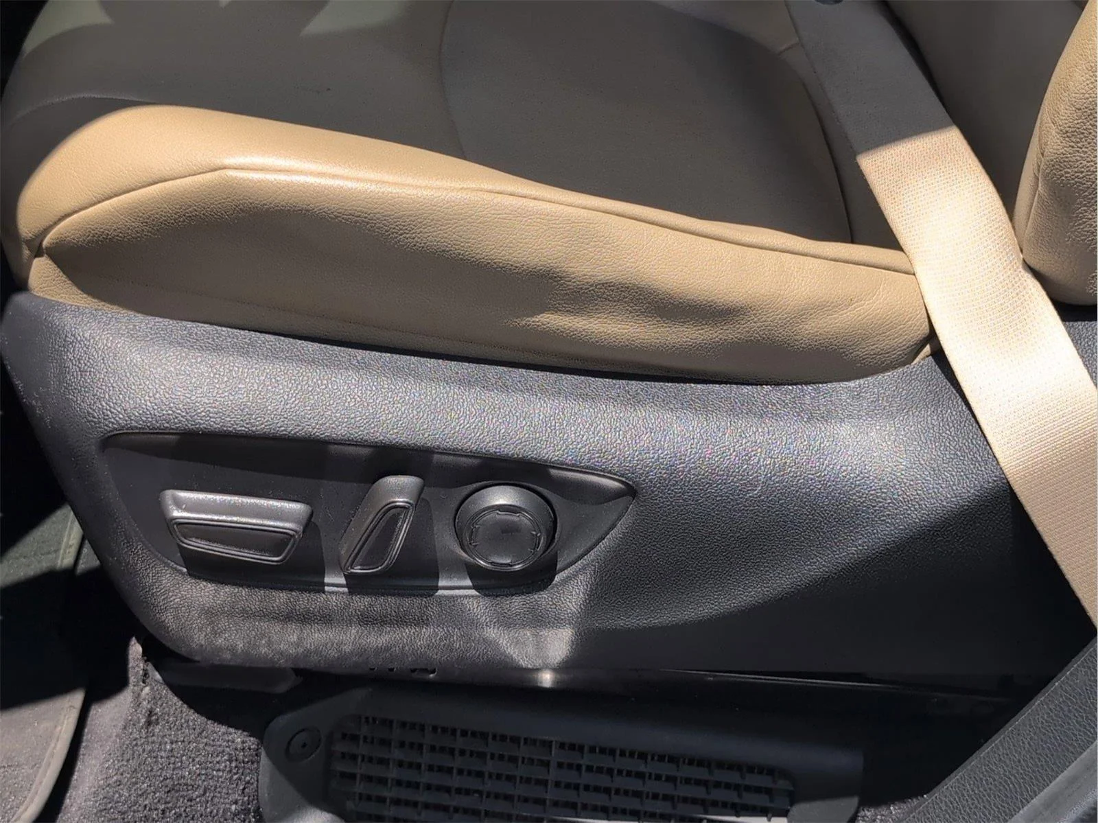 Used 2024 Windchill Pearl Toyota XLE image 15