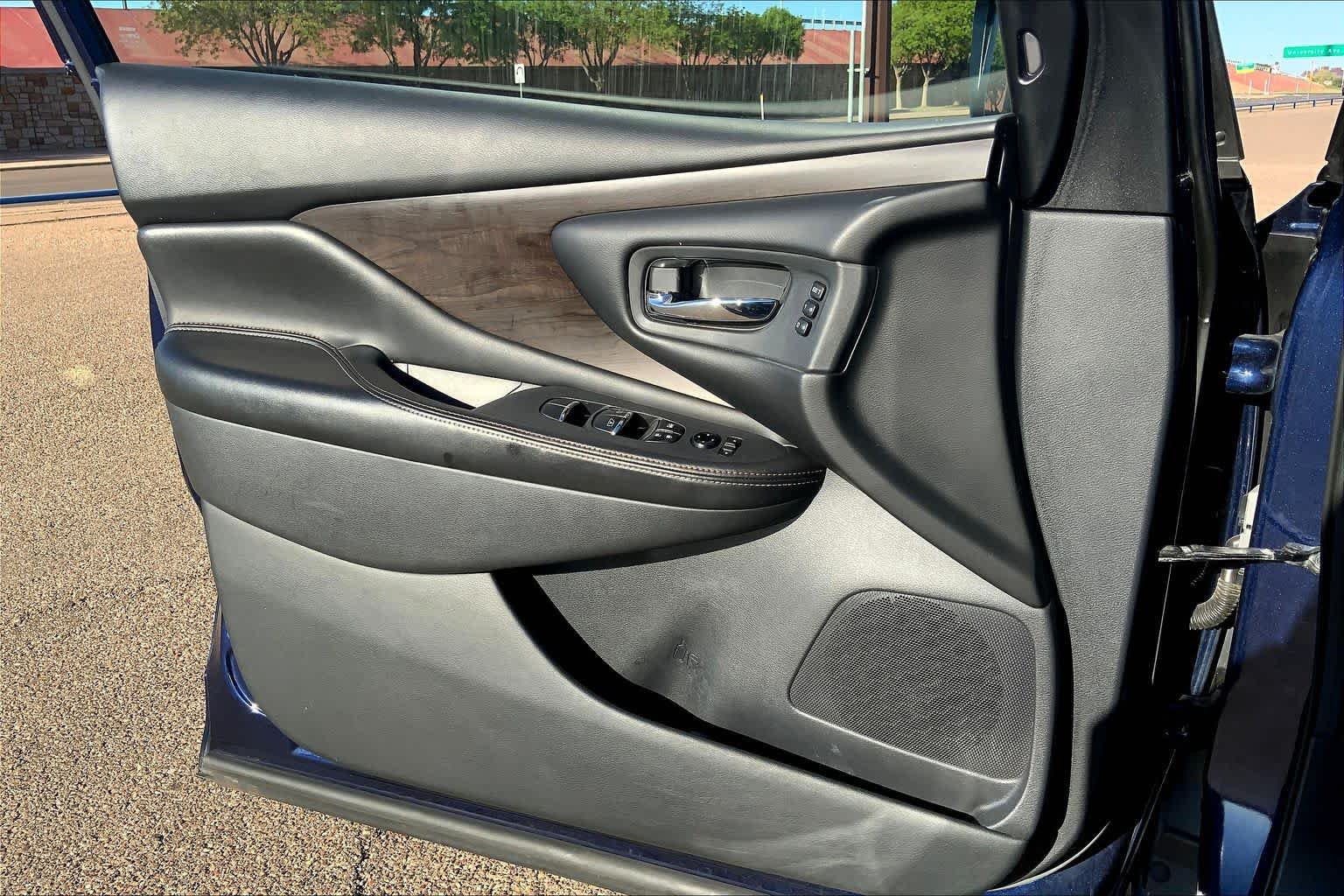 Used 2023 Deep Ocean Blue Pearl Nissan Platinum image 22