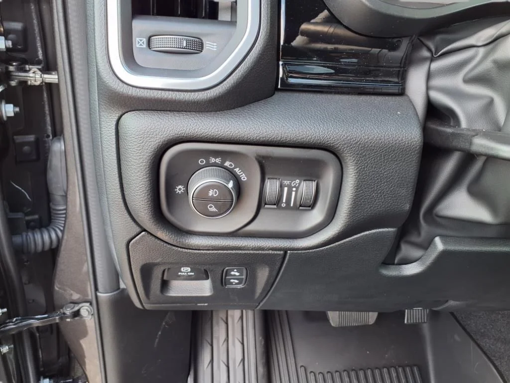2026 RAM 1500 Laramie - Photo 11