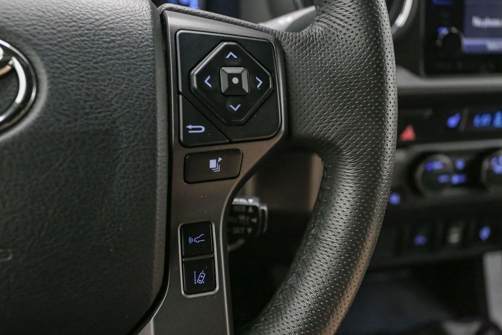 Used 2019 Magnetic Gray Metallic Toyota SR5 image 35