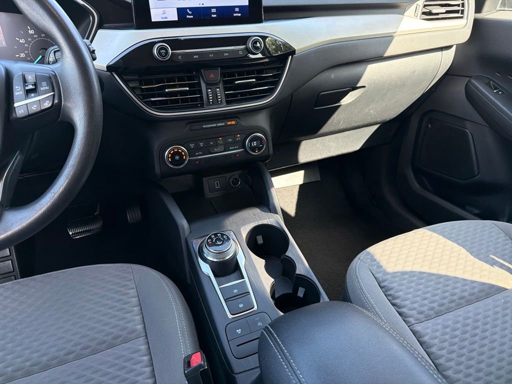 Used 2020 Black Metallic Ford SE image 15
