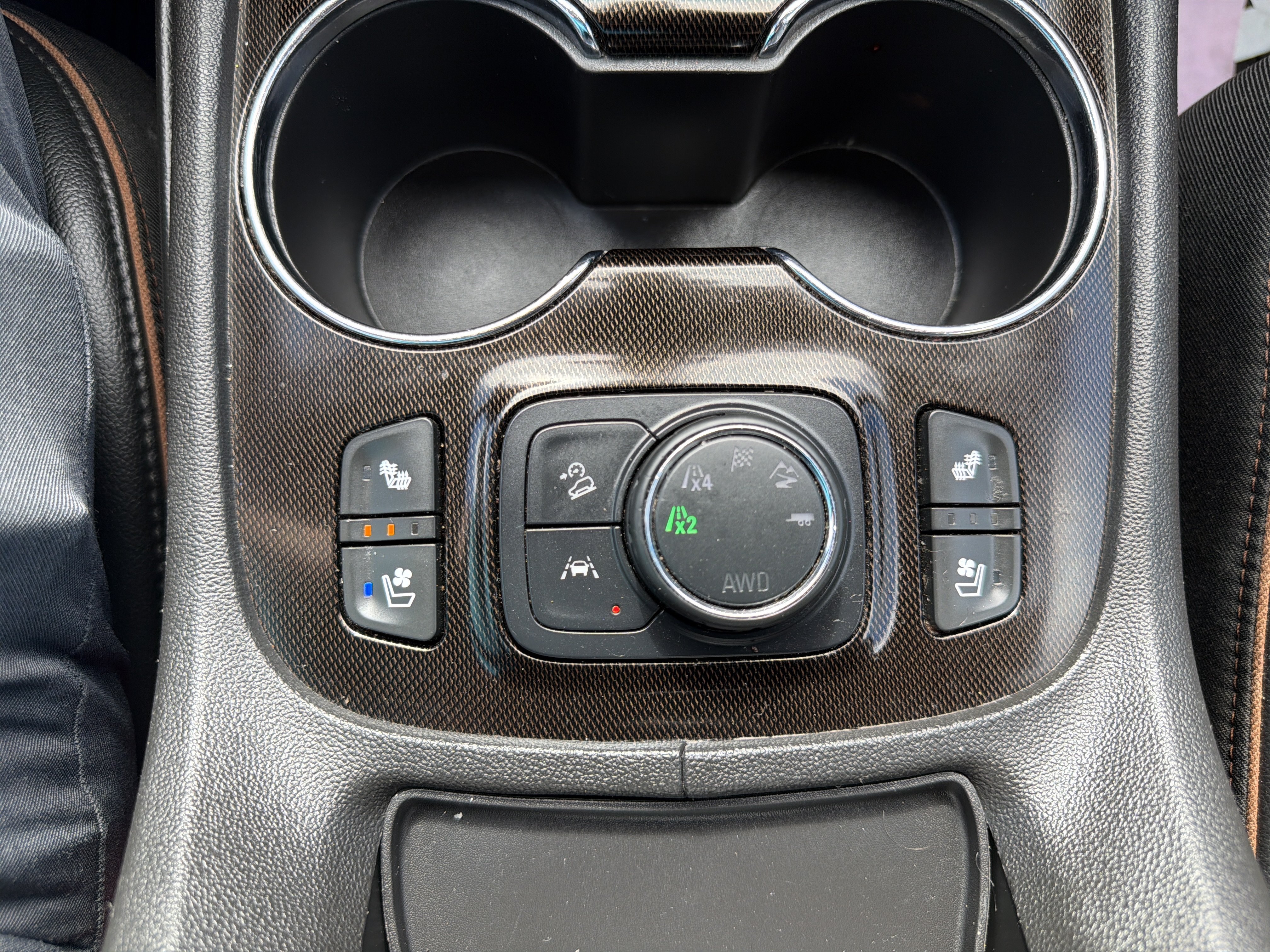2023 GMC Acadia AT4 - Photo 21