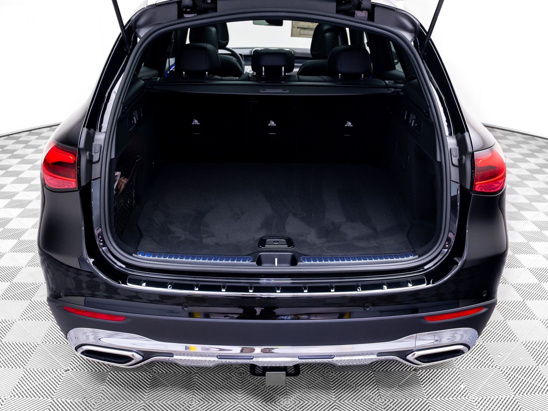 New 2026 Black Mercedes-Benz GLC 300 image 31