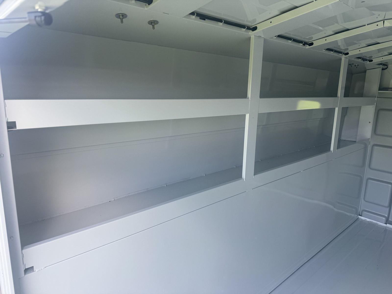 New 2027 Oxford White Ford E-350 SRW image 5