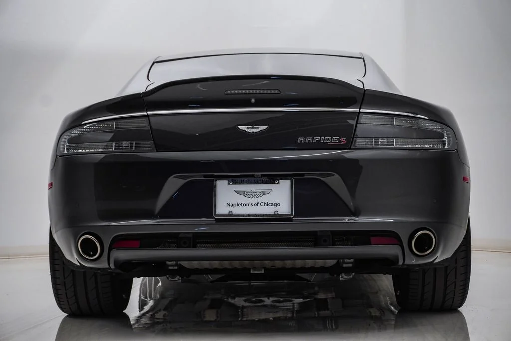 Used 2015 Meteorite Silver Aston Martin  image 7