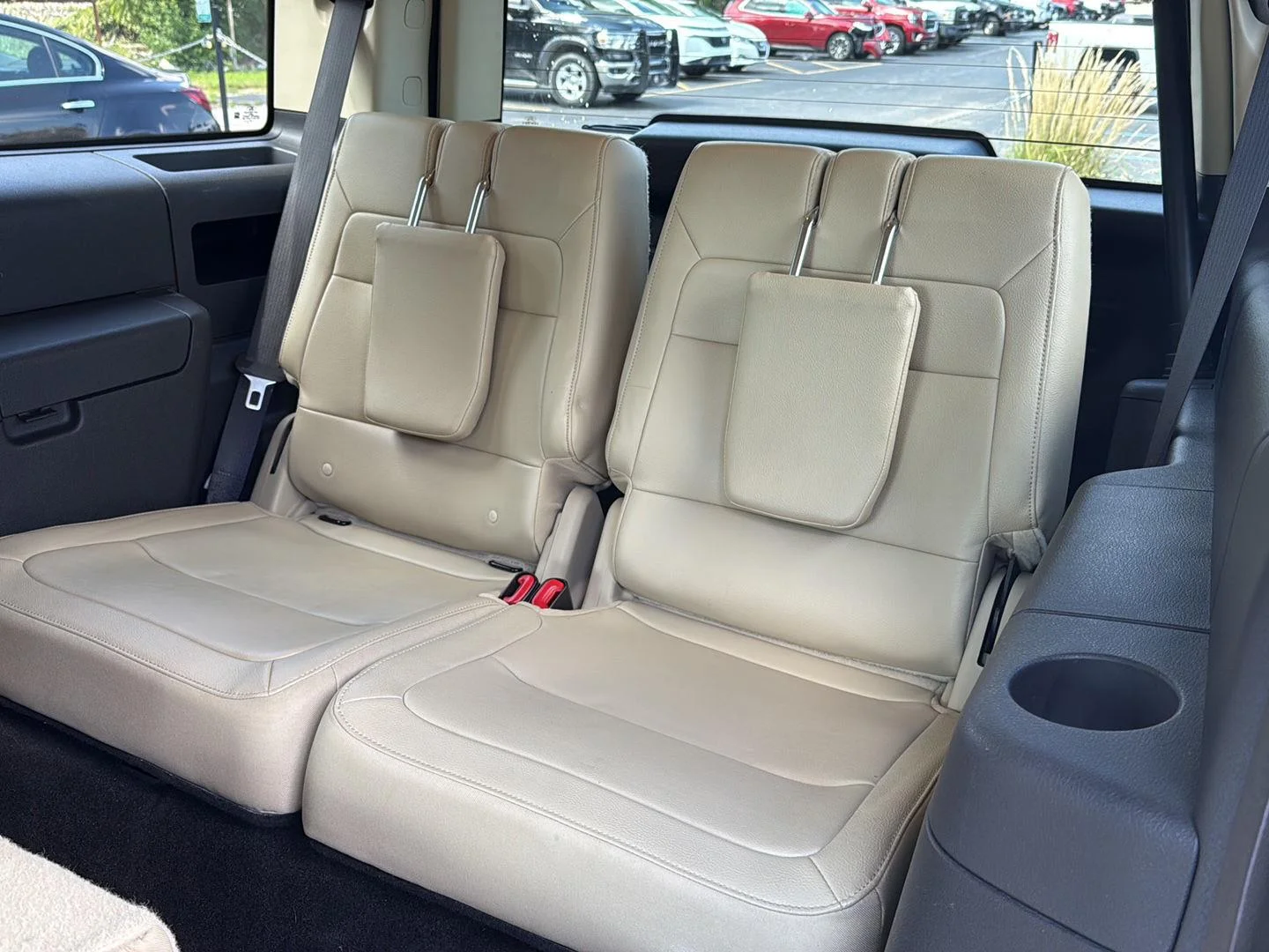 Used 2018 White Gold Ford SEL image 11