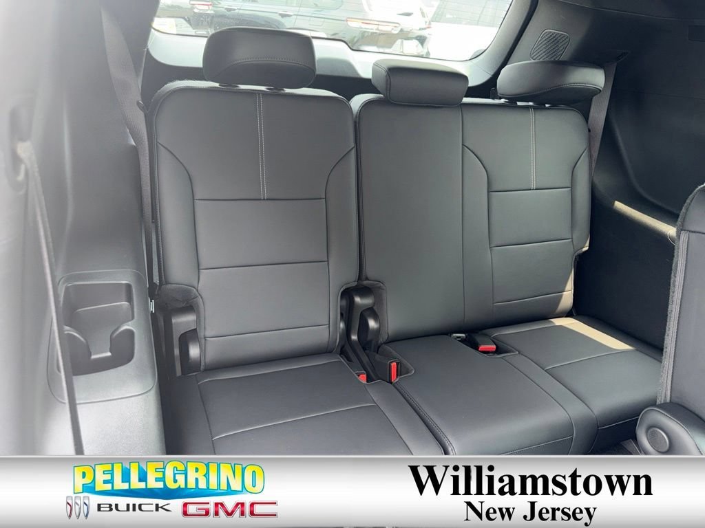 Used 2024 Summit White GMC Elevation image 15