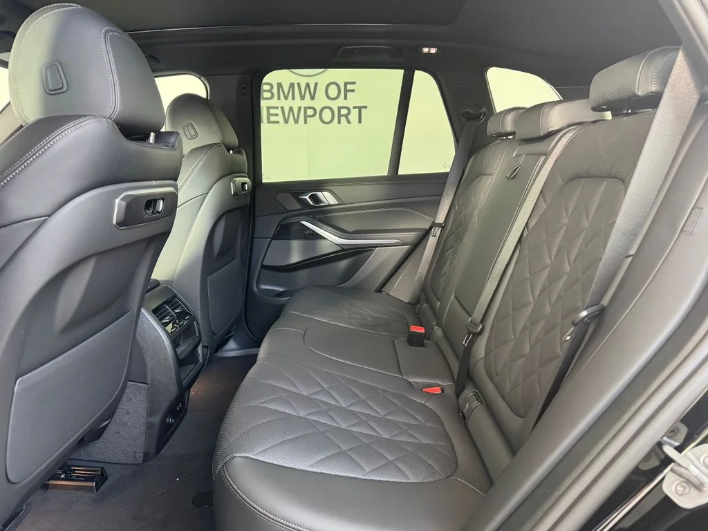 New 2026 Black Sapphire Metallic BMW xDrive40i image 13