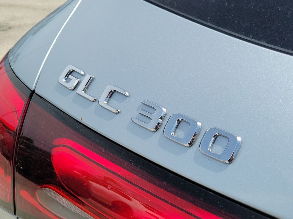 New 2027 Cirrus Silver Metallic Mercedes-Benz GLC 300 image 7