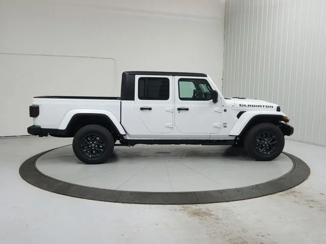 New 2026 Bright White Clear-Coat Exterior Paint Jeep 85th Anniversary Edition image 8