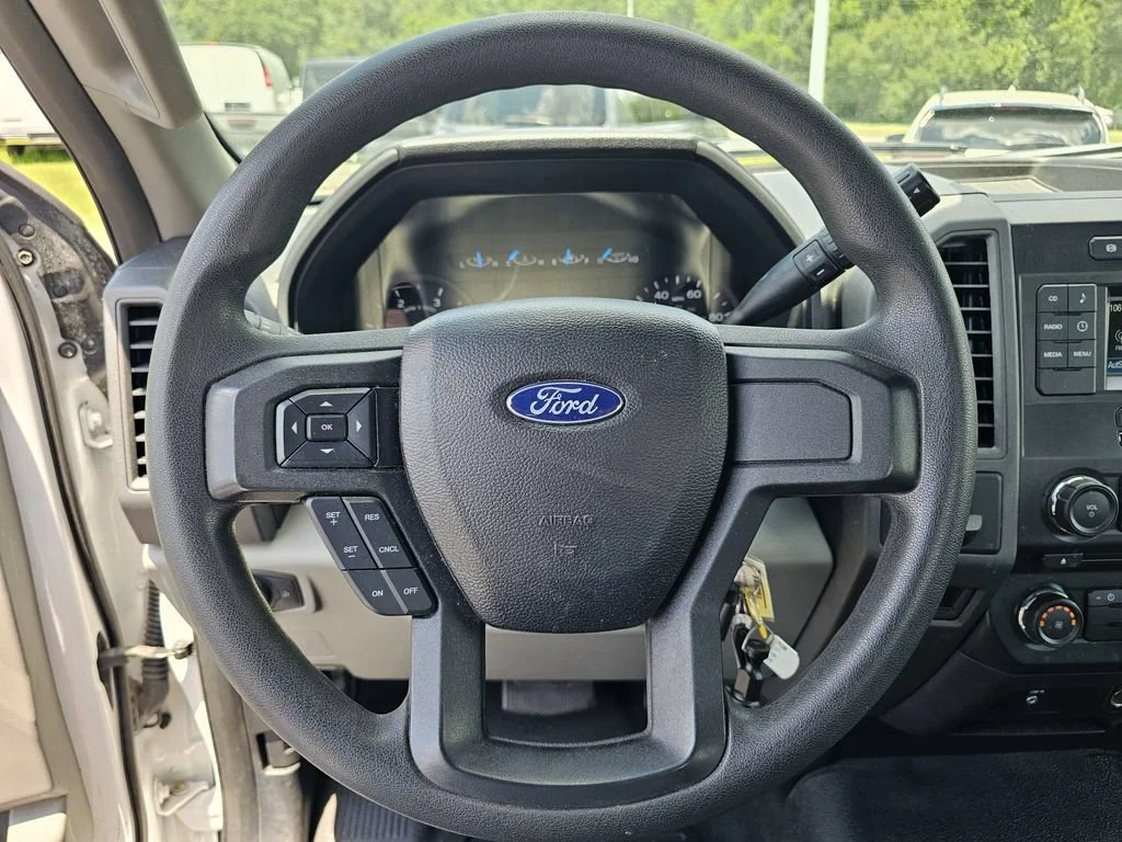 Used 2017 Oxford White Ford XL image 17