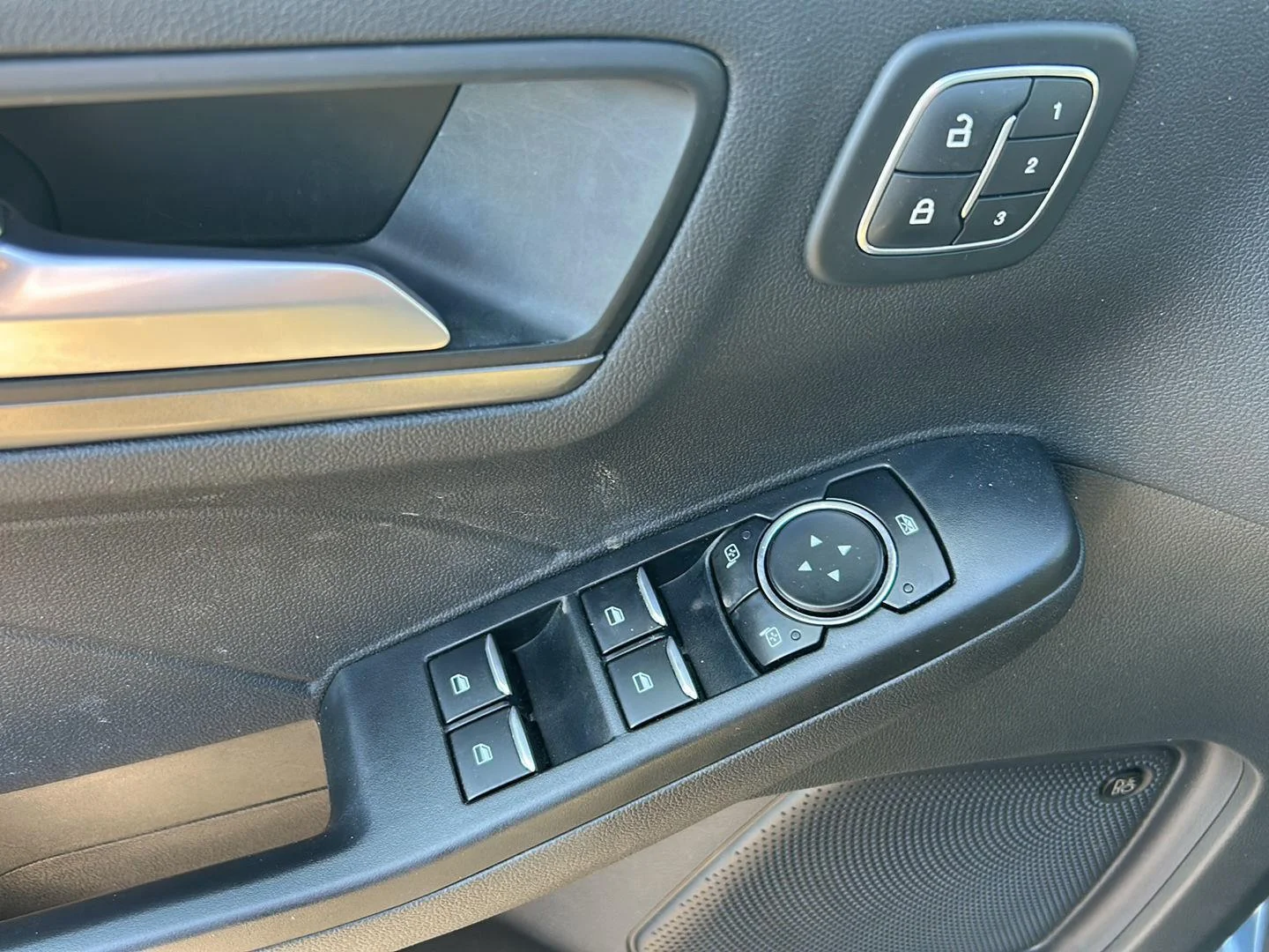 Used 2023 Vapor Blue Ford Active image 7