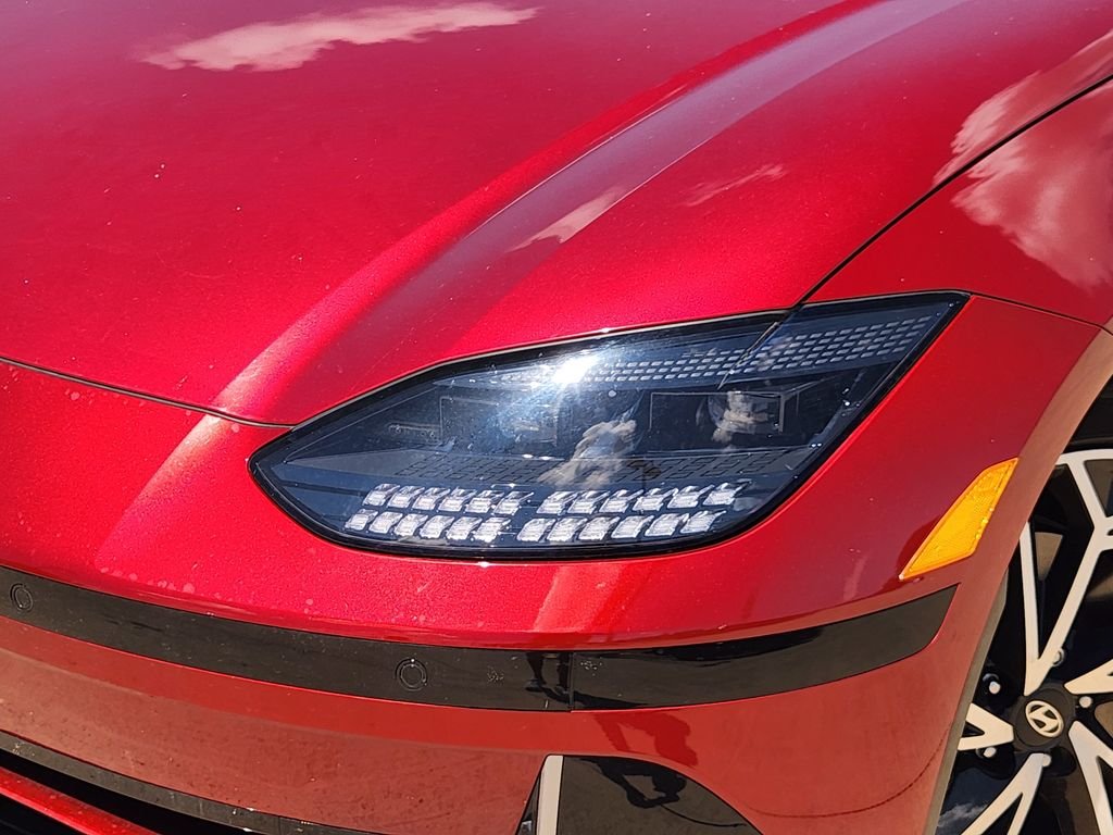Used 2023 Ultimate Red Hyundai SEL image 9