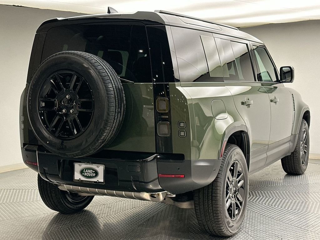New 2026 Woolstone Green Land Rover S image 4