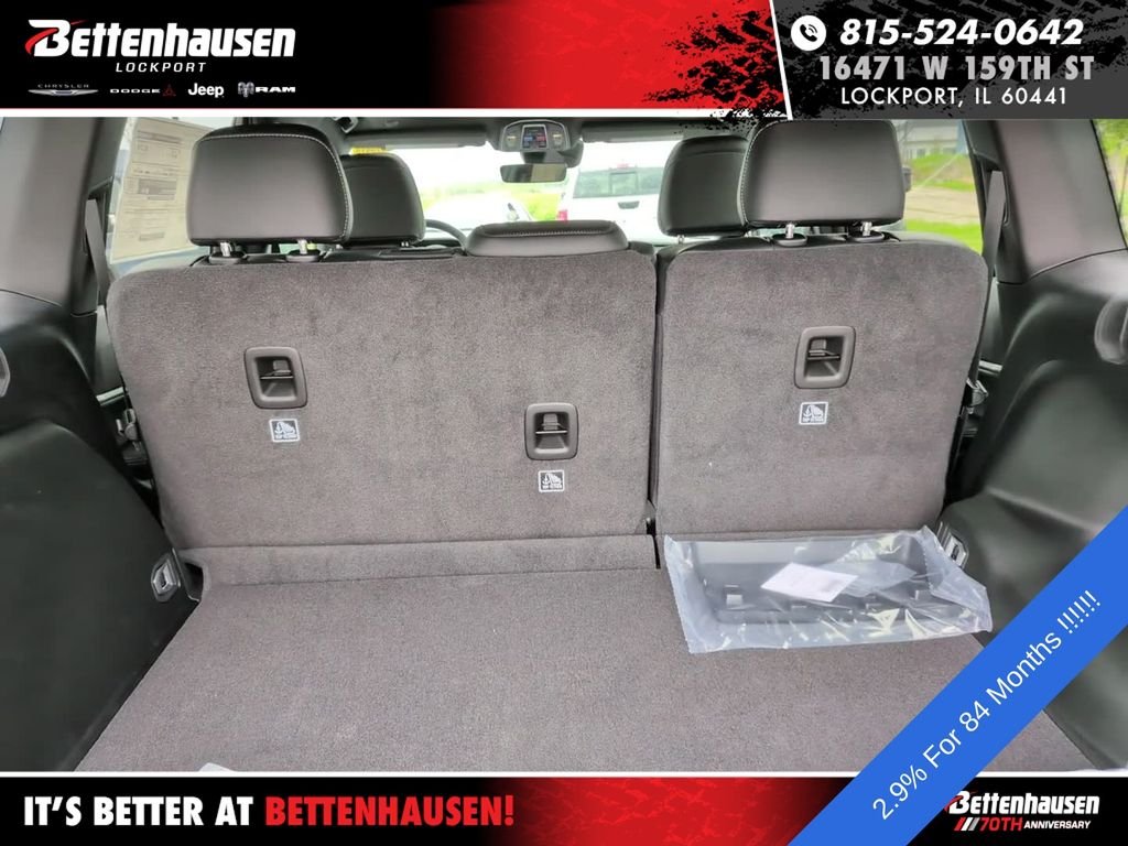 New 2026 Baltic Gray Metallic Clear-Coat Exterior Paint Jeep Laredo Altitude image 9