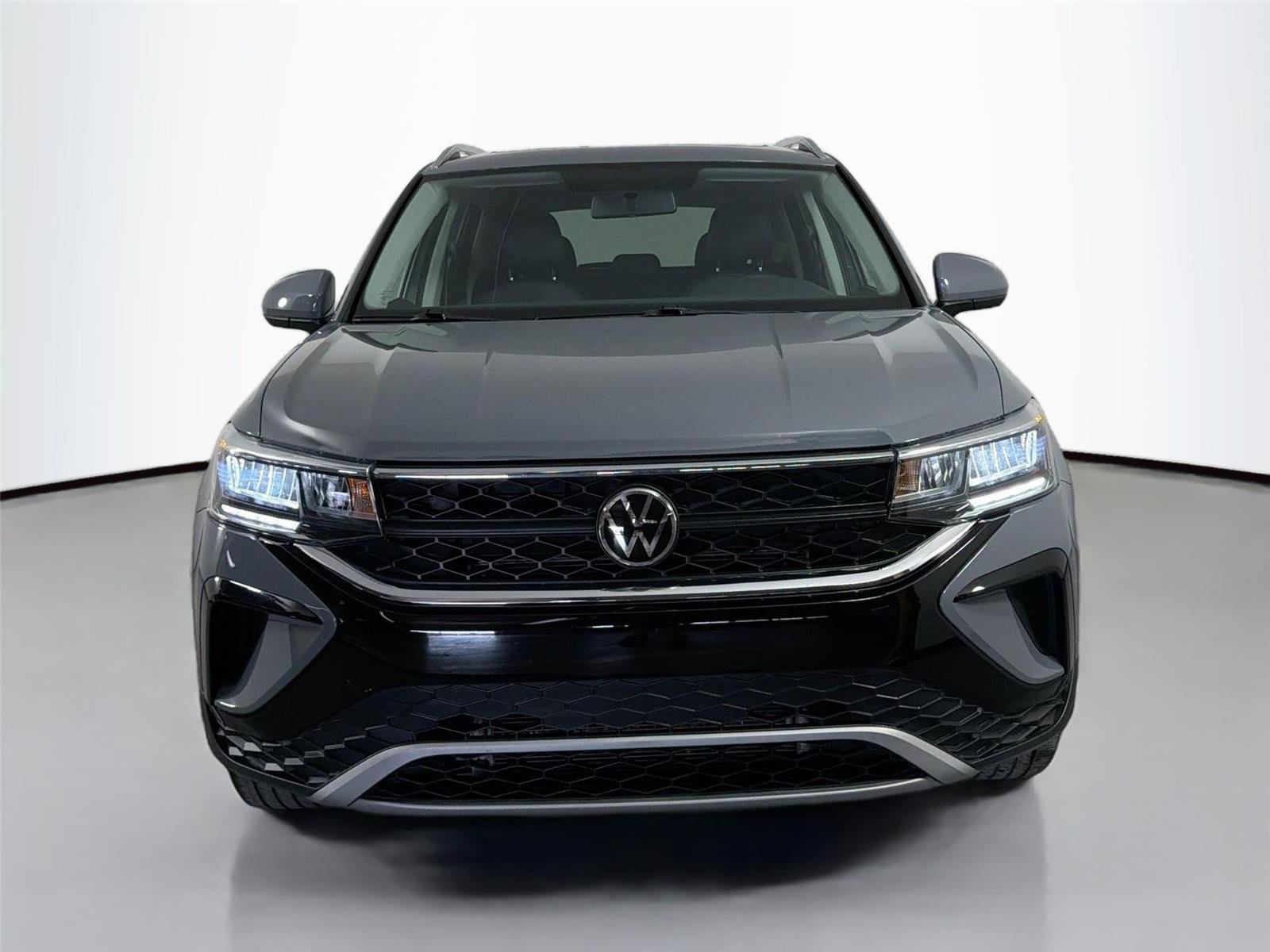 Used 2022 Pure Gray Volkswagen SE image 2