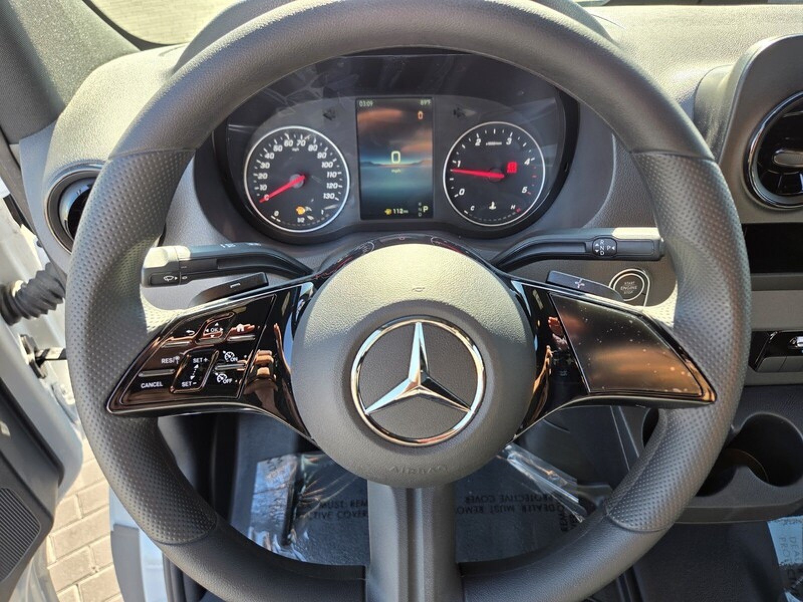 New 2025 Arctic+White Mercedes-Benz  image 21