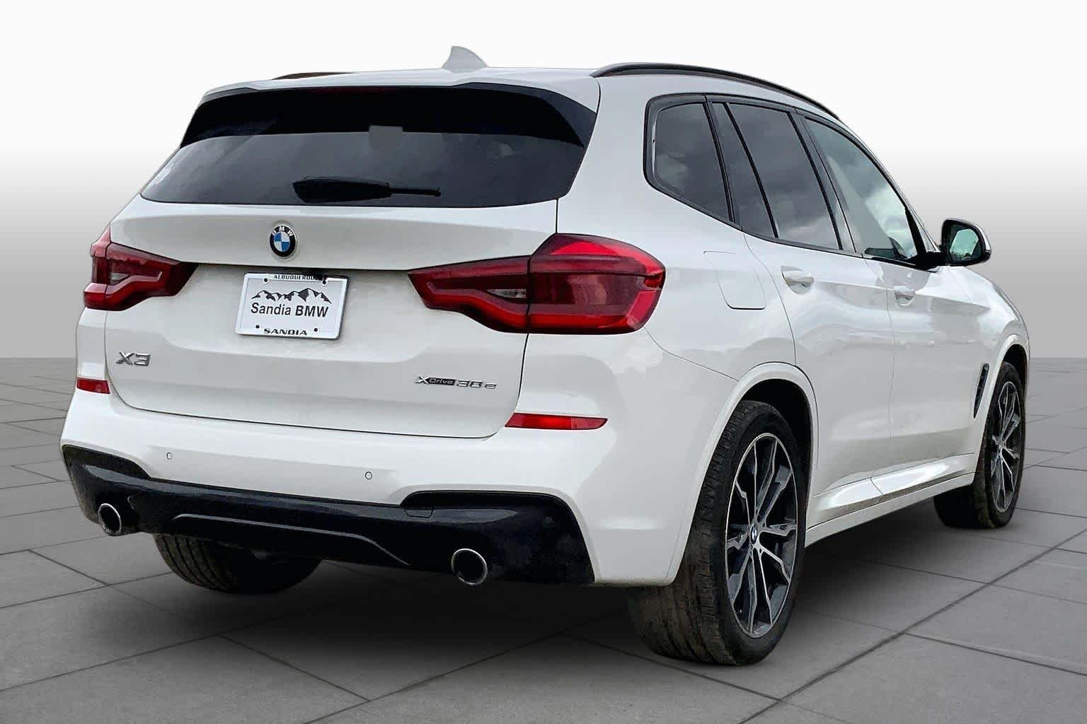 Used 2021 Alpine White BMW xDrive30e image 12
