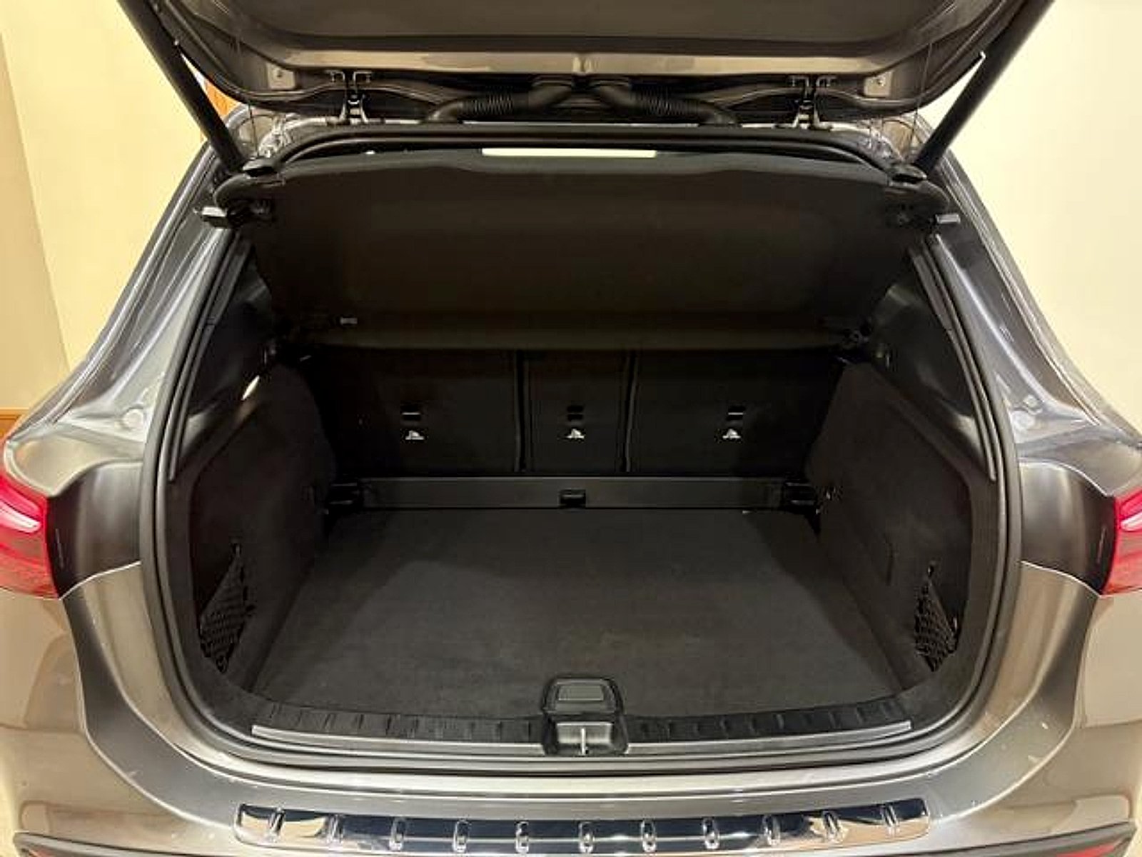 New 2026 Mountain Grey Metallic Mercedes-Benz 4MATIC® image 25