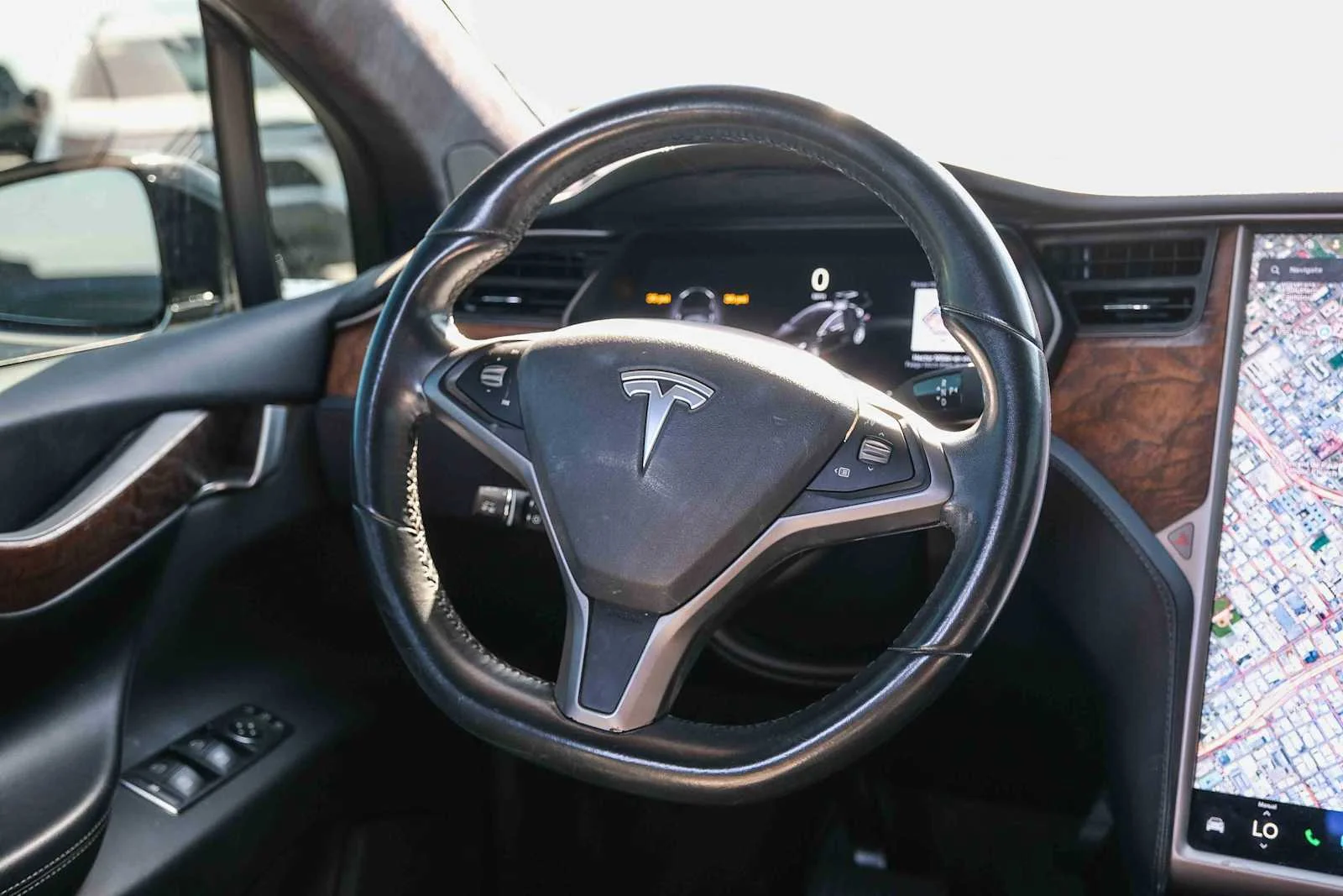 Used 2018  Tesla  image 15