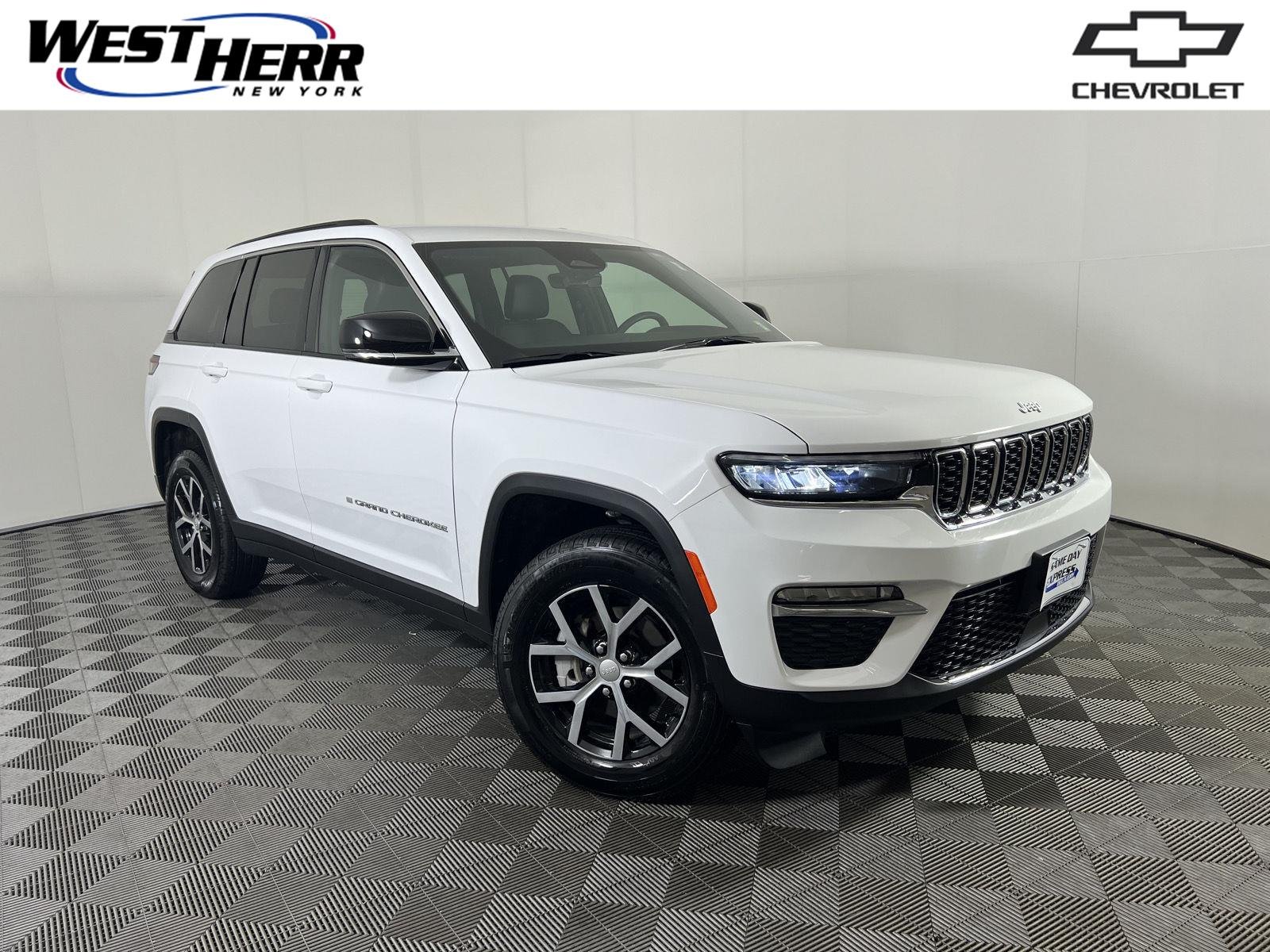 Used 2025 Wh Jeep  image 1