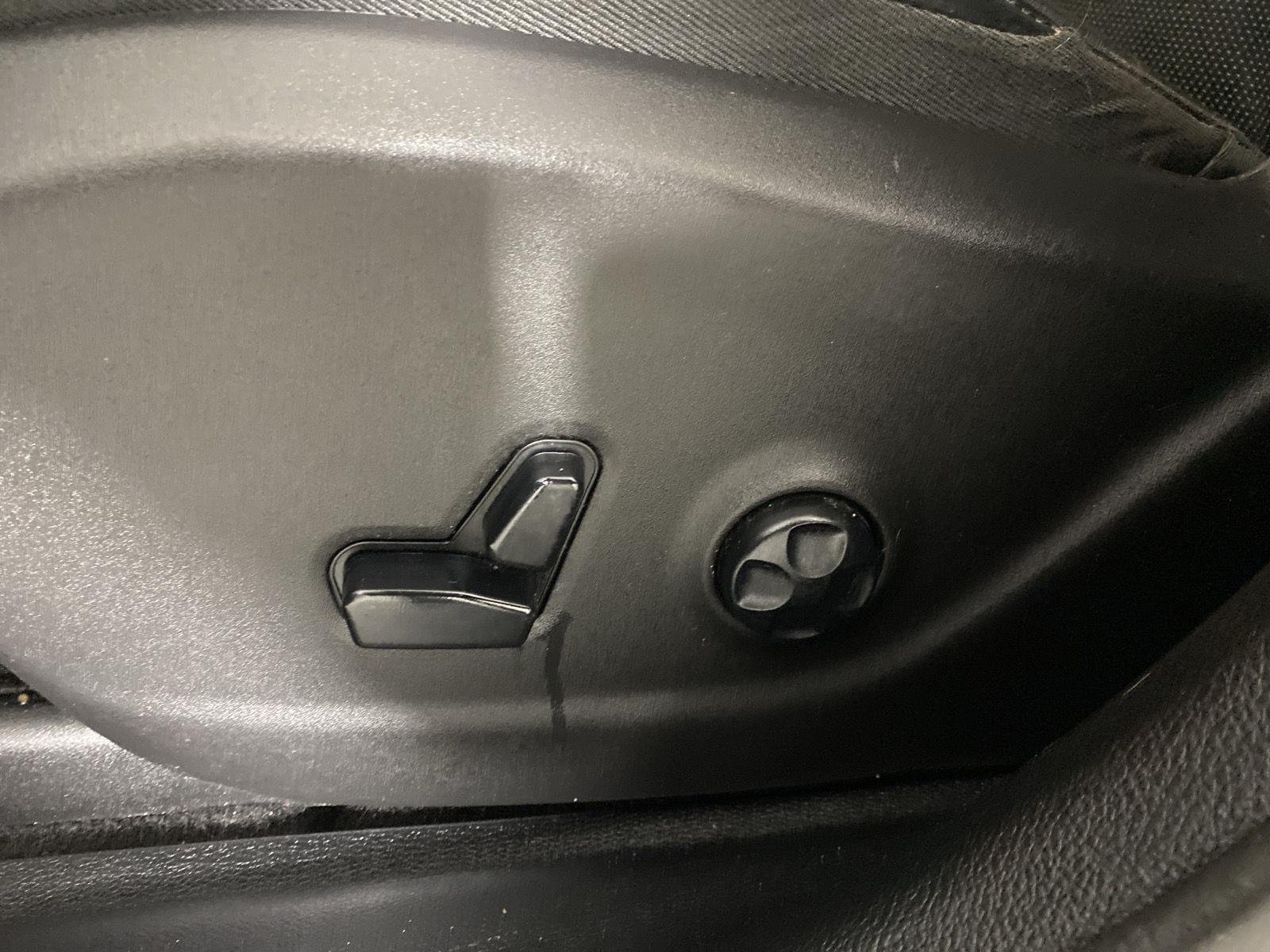 Used 2019 Sting-Gray Clearcoat Jeep Limited image 20