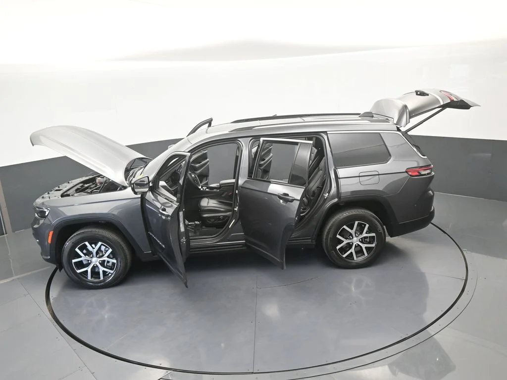 Used 2023 Baltic Gray Metallic Clearcoat Jeep Limited image 70