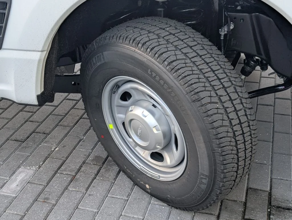 New 2026 Oxford White Ford F-350® XL image 3