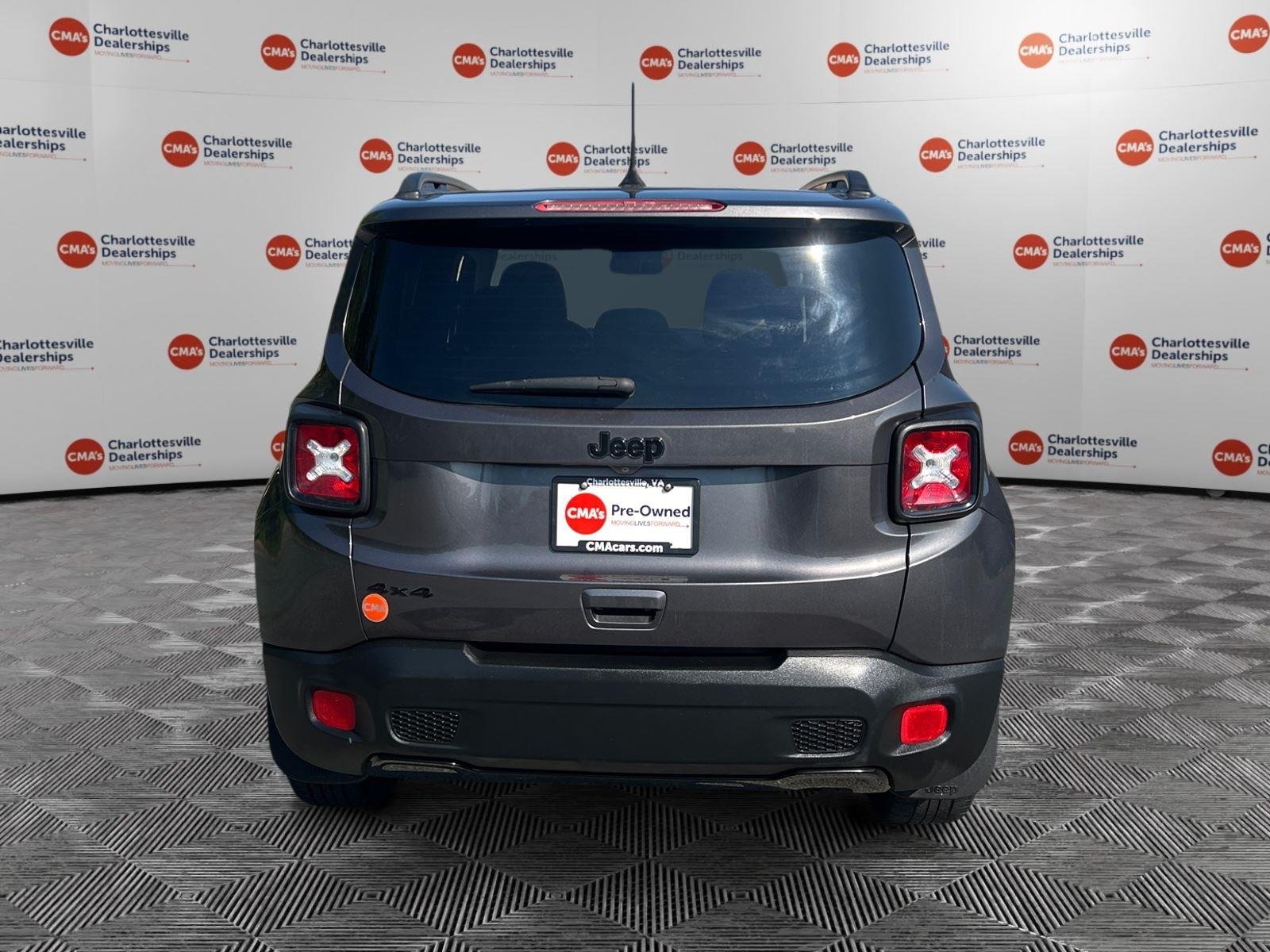 Used 2018  JEEP ALTITUDE image 4