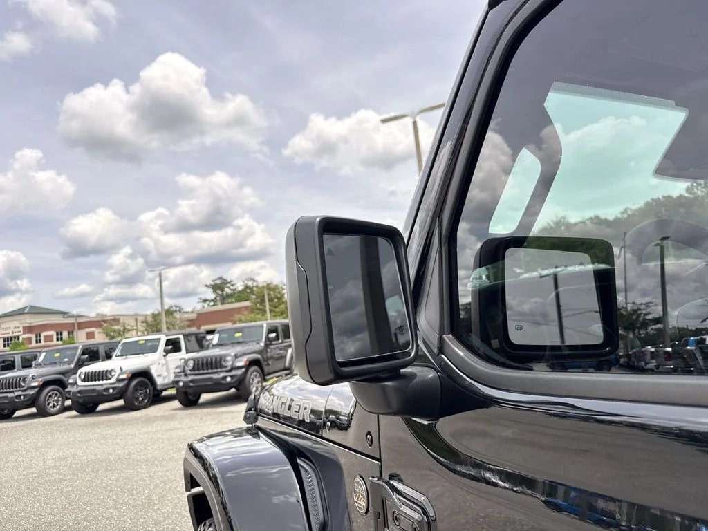 New 2026 Black Clear-Coat Exterior Paint Jeep  image 11