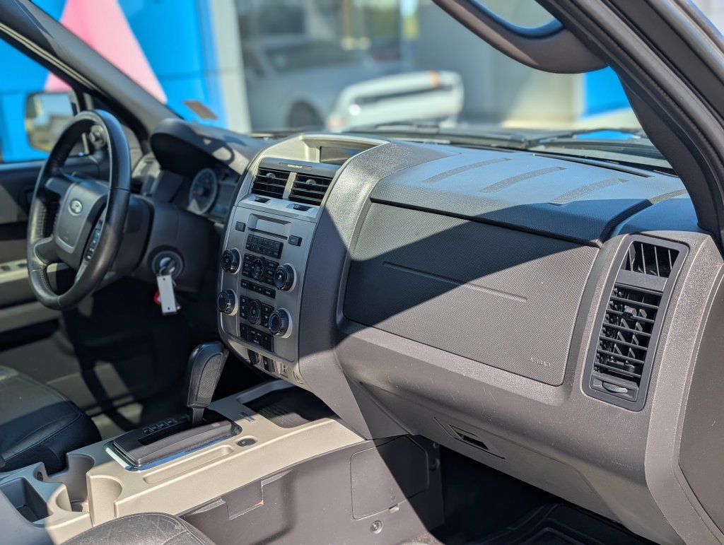 Used 2012 Gray Ford XLT image 32