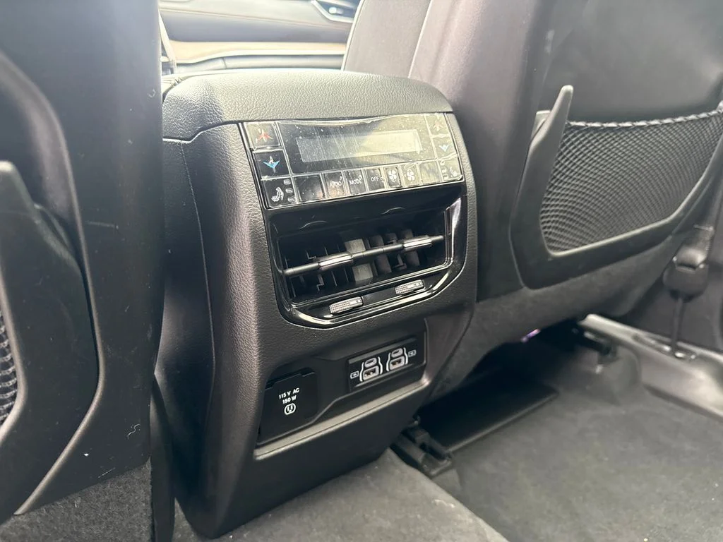 Used 2022 Silver Jeep Summit image 26