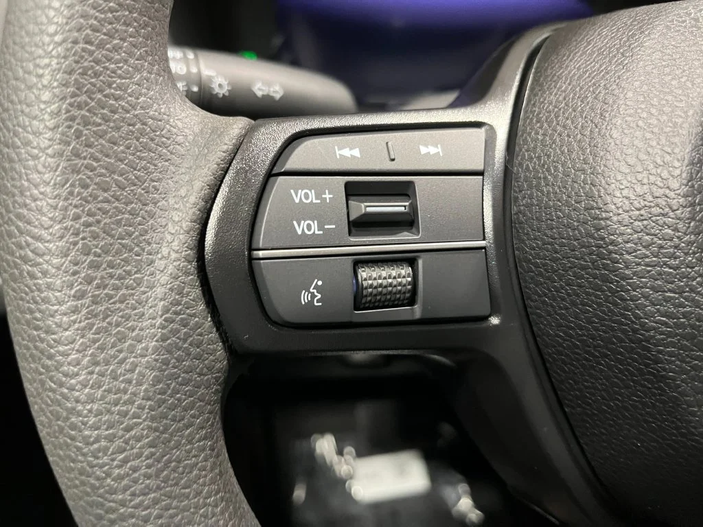 Used 2025  Honda SE image 20